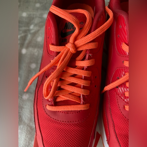 Women’s Air Max 90 Ultra Essential. - Picture 5 of 16